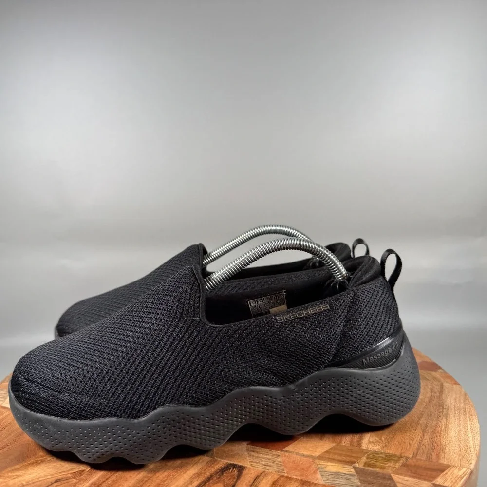 Skechers good used
